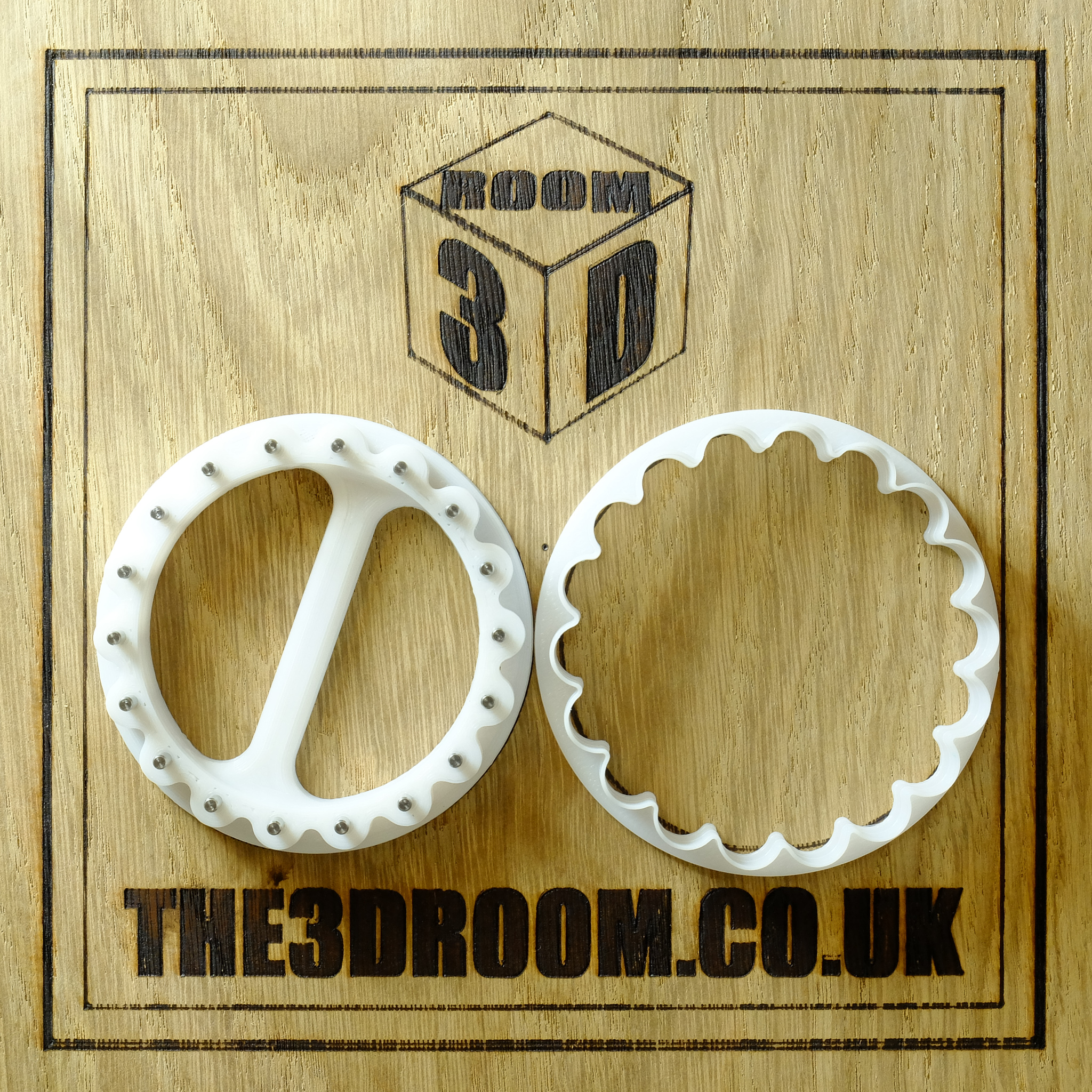 60mm Scalloped Cookie Cutter with Dimple Press