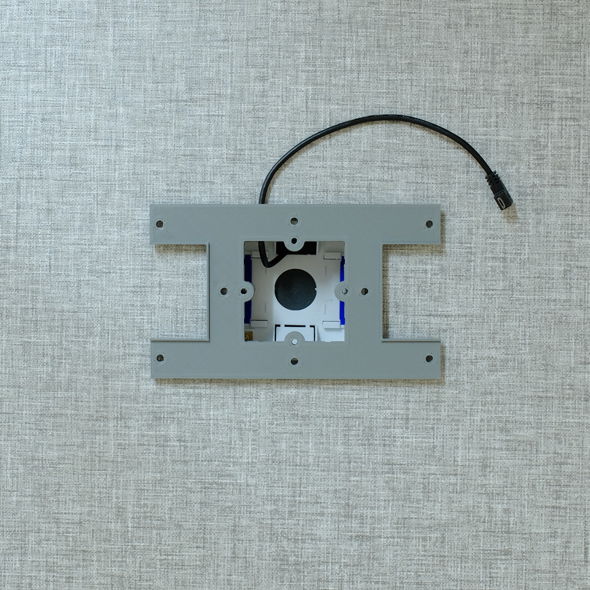 Small Tablet Wall Spacer