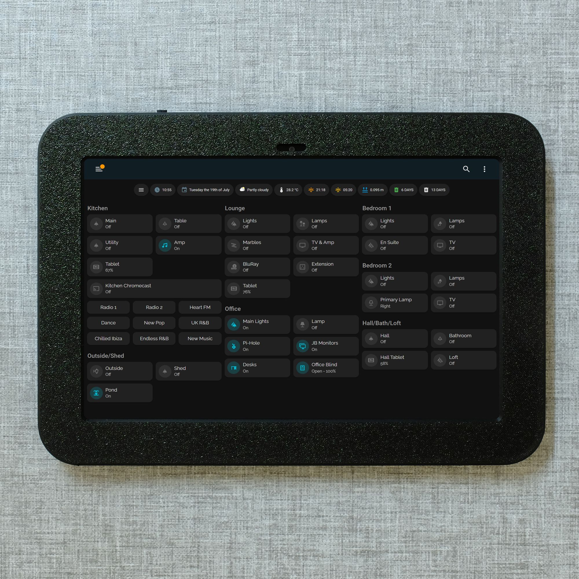 Samsung Galaxy Tab A8 10.5" Tablet Wall Mount - Black