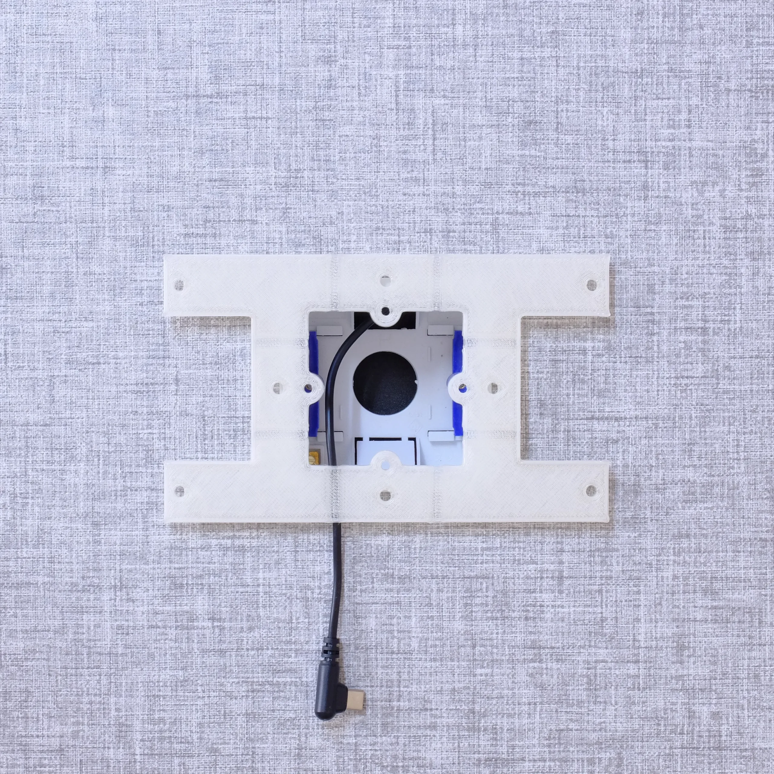 Samsung Galaxy Tab A9 8.7 inch tablet wall mount - wall spacer.