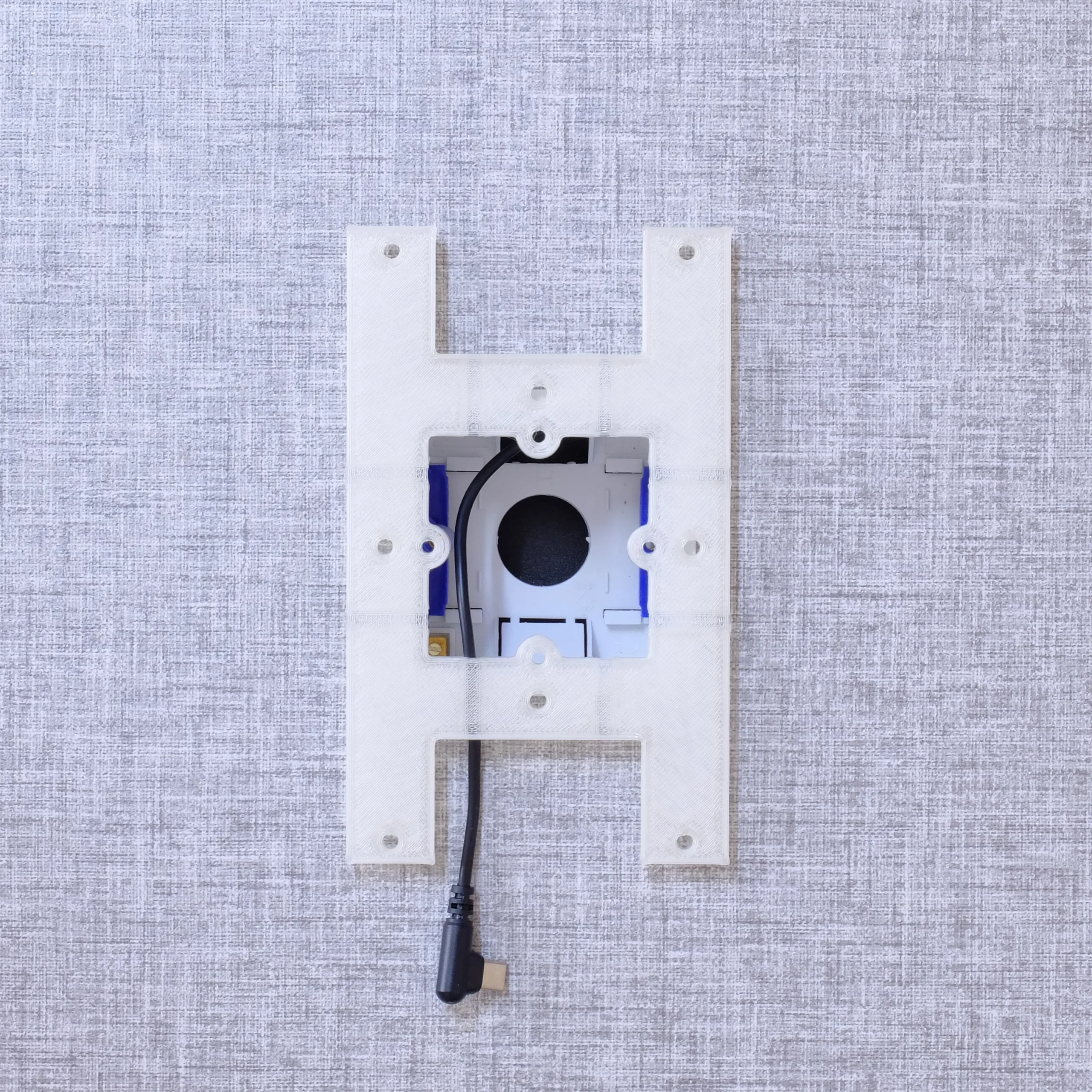 Samsung Galaxy Tab A9 8.7 inch tablet wall mount - wall spacer.
