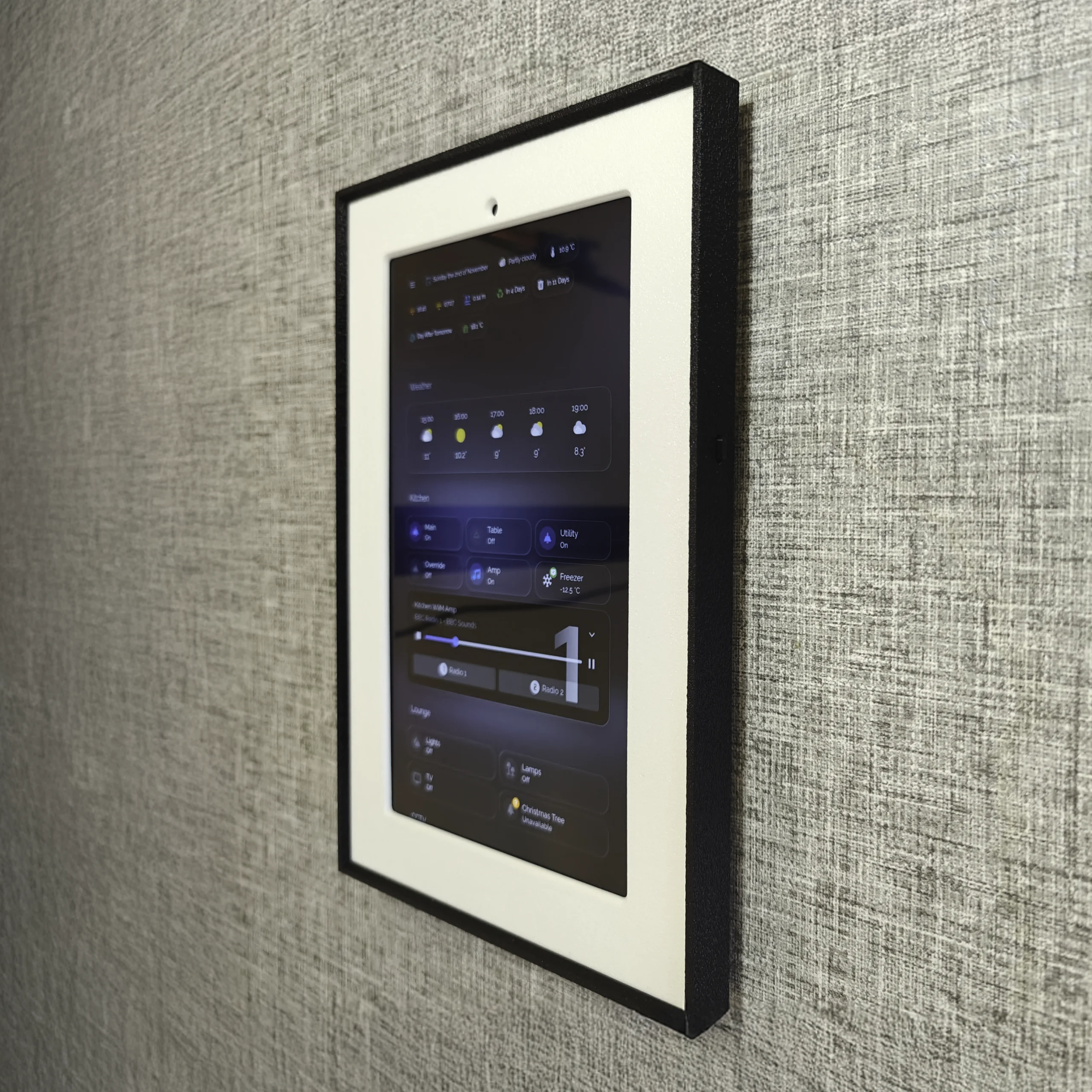 HONOR Pad X7 Picture Frame Wall Mount - Side View