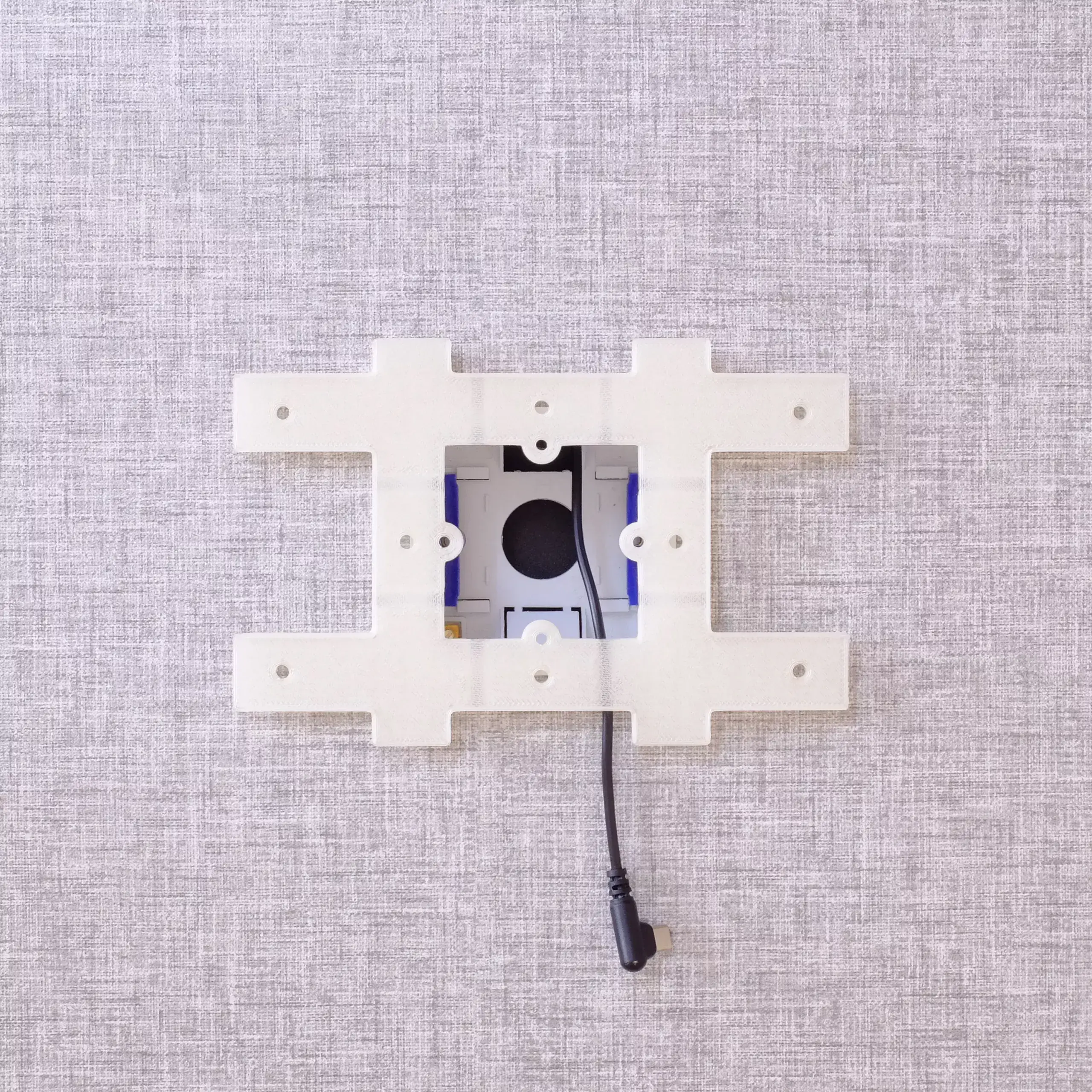 Honor Pad X8a 11 inch tablet wall mount - wall spacer